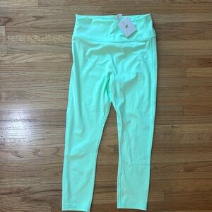 NWT Fabletics Trinity high waisted pocket capri